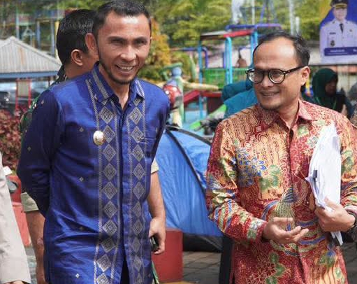 Wawako Allex bersama Kadinsos Winarno Dahlan pada ajang pembukaan Jambore PKK.